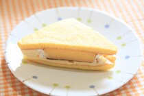 ハム？たまご？いいえ、プリンです！ファミマの新作サンドイッチが話題！