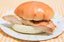 てりやきチキンがドーン！ファミマに新作バーガーが登場♪