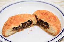 100円は安すぎる！新宿中村屋監修「特製ビーフカレーパン」が鬼ウマい！