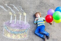 子どもがついに4歳に！人気や定番の誕生日プレゼントは？