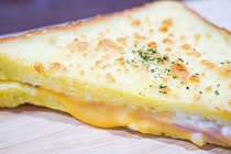 ハムチーがたまらん！ローソンの「フレンチトーストハムチーズ」