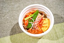 セブンの「具たっぷり！ユッケジャンスープ」が辛ウマイ！