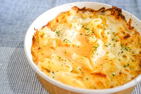 セブンの「4種チーズのグラタン」は濃厚とろ～りチーズがたっぷり！