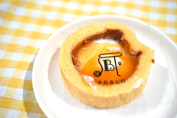 ペロリと完食！ローソン×PABLOの「チーズロールケーキ」が絶品でした