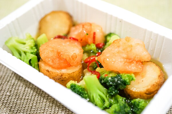 セブン冷食「海老と野菜のアヒージョ風」を食べてみた