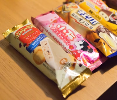 カントリーマアムや小梅も♪　お菓子コラボアイスを食べ比べ