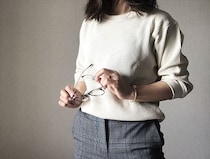 1,500円で秋まで着回せる！　ワッフルクルーネックTで高見えコーデ