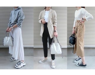 足元スニーカーでもキレイめ！　オトナ女子の為のカジュアルコーデ術