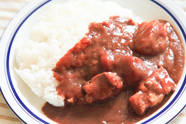 お肉がほろっほろ…ファミマの「欧風ビーフカレー」がウマすぎる！