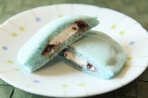 ファミマの「チョコミントパンケーキ」は開けた瞬間からチョコミントでした