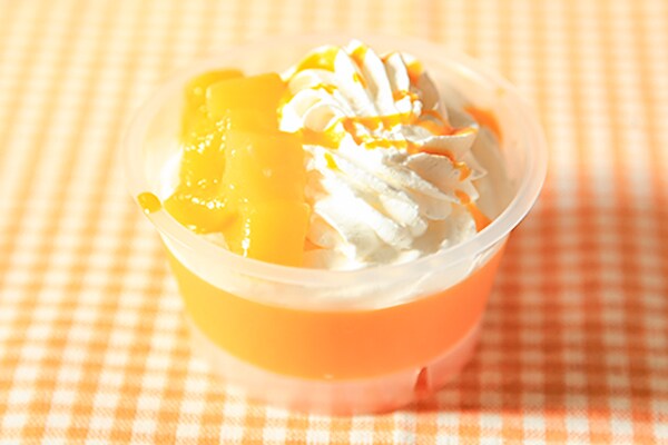 ファミマの「濃厚マンゴープリン」は本当に濃厚!
