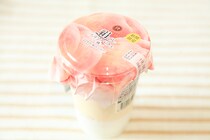 おいしいと話題！ロピアの絹ごしプリンパフェに“桃”が仲間入り！