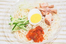 キムチが◎！ファミマの「盛岡風冷麺」がひんやり美味でした！