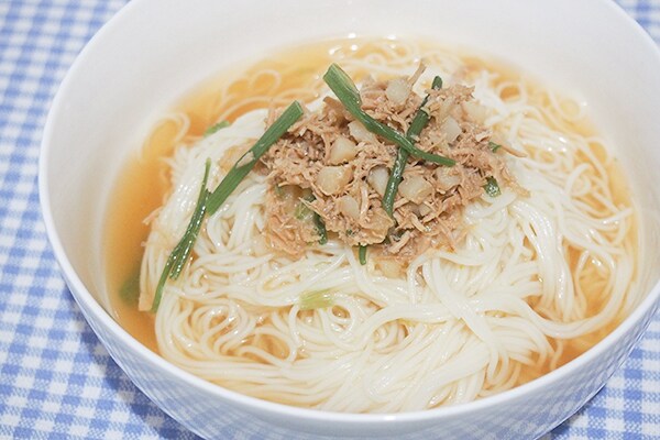 いつものそうめんに飽きたら、カルディの「麺にかけるだけ」で味変してみない?