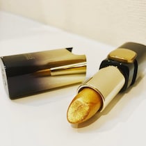 重ね付けもOK！　ロレアルパリのゴールドリップがデパコス越え？