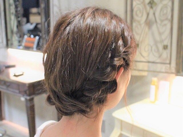 意外と簡単! 「クラウンブレイドヘア」が姫かわいい