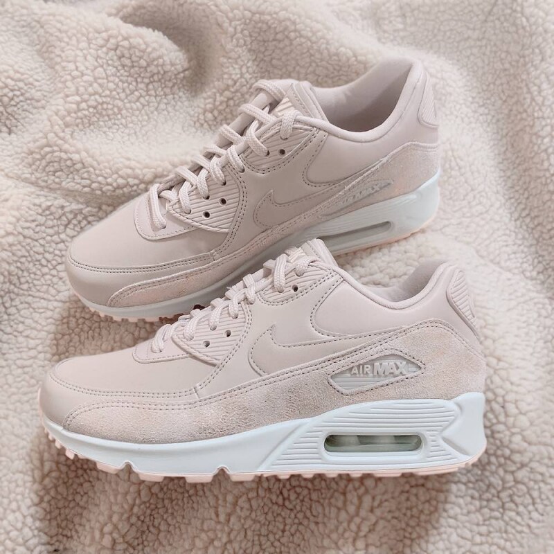 コンバース超え!?　キレイめにも使えるナイキエアマックス90が大ブーム