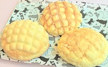 【コンビニグルメ比較】サックリ？　ふんわり？　極上メロンパンはこれ！