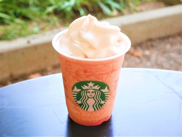 スタバ新作! 果実感たっぷり「ピーチ ピンク フルーツ フラペチーノ®」