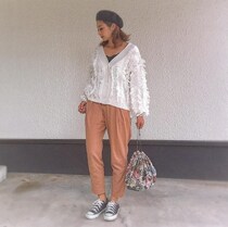 大人な印象！　ゴブラン柄はワンポイントで取り入れよう