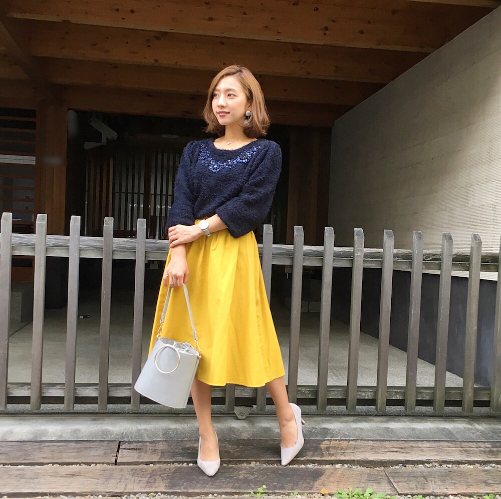 アクセサリー要らず！　GUのビジュー付きトップスで華やかに変身