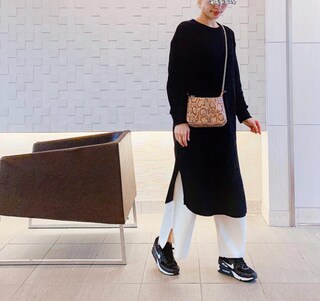 深めのサイドスリットで抜け感！　GUのワッフルスリットワンピース