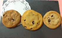 【コンビニグルメ比較】ずっしりソフトクッキー　チョコが多いのはどこ？　