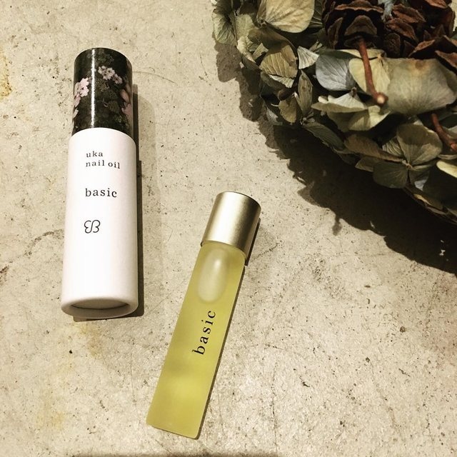 べたつかずにさらっと塗れる! ロールオンタイプのミニオイルで乾燥対策