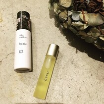 べたつかずにさらっと塗れる！　ロールオンタイプのミニオイルで乾燥対策