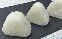 【コンビニグルメ比較】塩おにぎりの味の違いを確かめてみた！