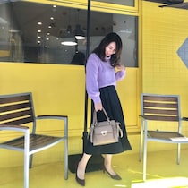 コートの季節の地味コーデを回避！GU・ユニクロのカラーニット5選