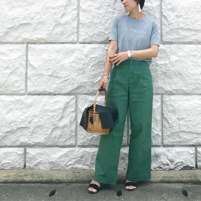 実は合わせやすい！　トレンドカラーのグリーンでオシャレコーデ