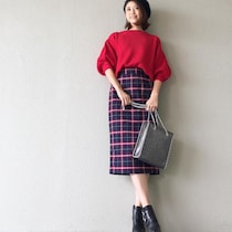 美シルエットを実現！　GUチェックナローミディスカートで着膨れ知らず