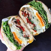 パンの代わりに油揚げ!?　#キツネサンドが気になる