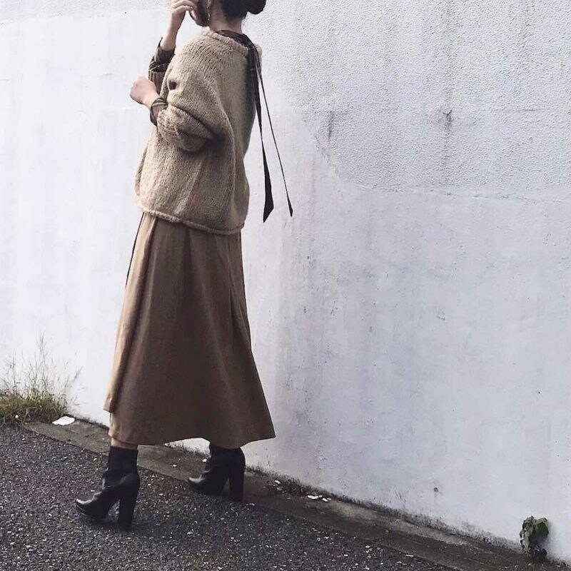 スタバ配色で話題！　秋に挑戦したいカフェ風ワントーンコーデ