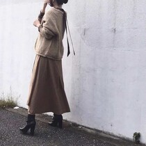 スタバ配色で話題！　秋に挑戦したいカフェ風ワントーンコーデ