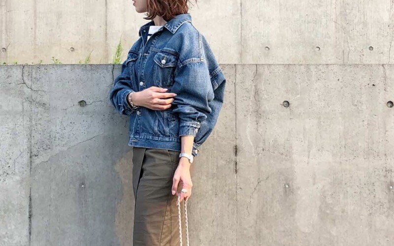 バックシャンやヌキ襟に注目! 春のデニムジャケットコーデ4選