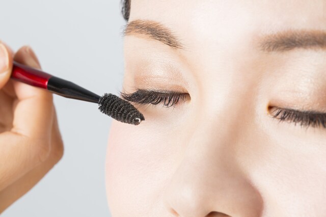 いつまで使ってOK? 気になるコスメの寿命とは