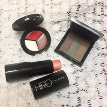 ブランドコスメや女優ミラーまで！　12月号は美容付録が勢ぞろい