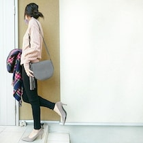 走っても脱げにくい！　AmiAmiのパンプスがプチプラなのに優秀