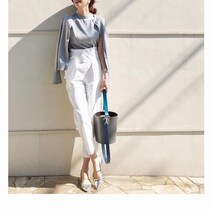 洗練されたシルエットが魅力　ミラ・オーウェンで作るシンプルコーデ