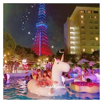 真夏の夜はセレブごっこ★ 　ホテルのナイトプールへ繰り出そう