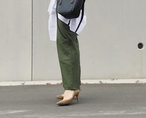 カジュアルなのに美シルエット！　ユニクロのハイウエストチノワイドパンツ