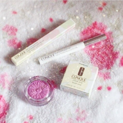 透明感は、お金で買える! 紫チークの魅力とは