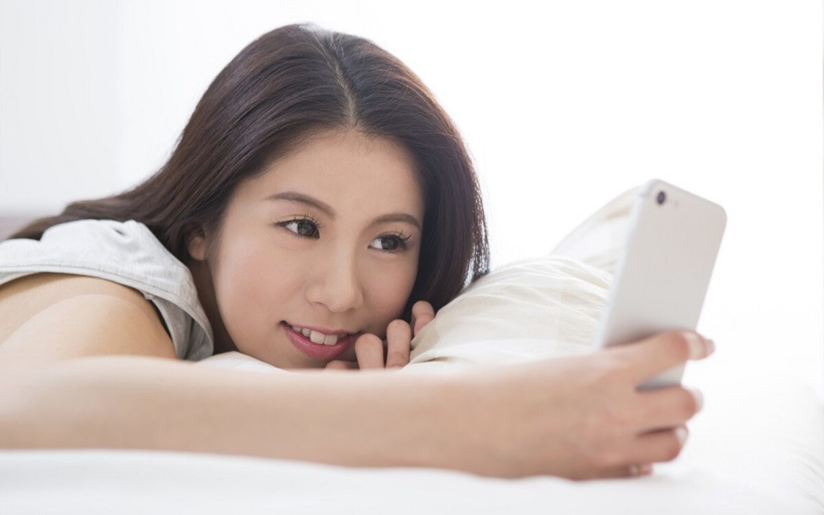 肌年齢が丸わかり!?  無料アプリで肌のコンディションをチェック