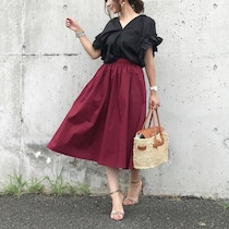 脚長効果あり！　ユニクロで買えるハイウエストスカートをチェック