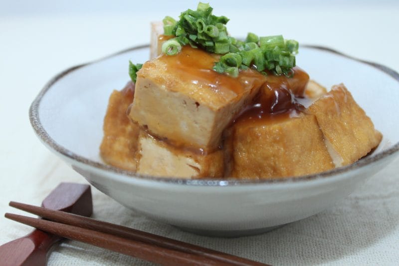 まるでお肉? 金欠時の救世主・厚揚げでなんちゃって肉料理