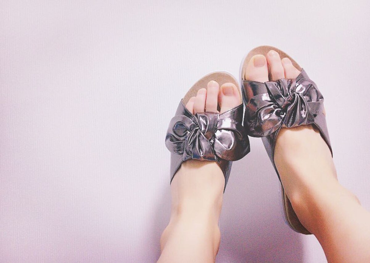 楽チンだけどかわいい♪　今夏は「リボンサンダル」に注目