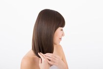 いい香りは髪の毛から！　ドラッグストアで買えるヘアオイル5選