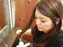 家で簡単に作れる！　美容師に聞いた、ゆるふわカールの作り方